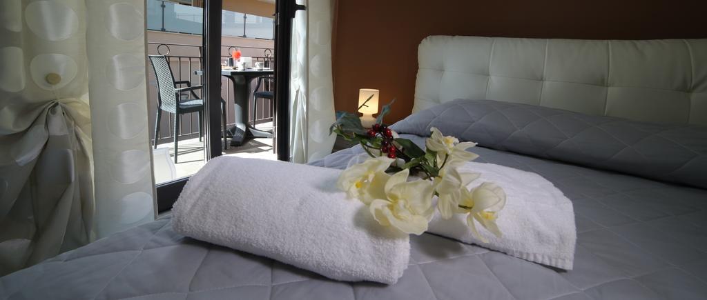B&B Ciclopi Aci Castello Szoba fotó